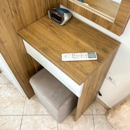 891 * Durrës