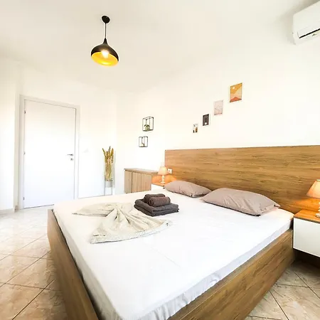 891 Apartment